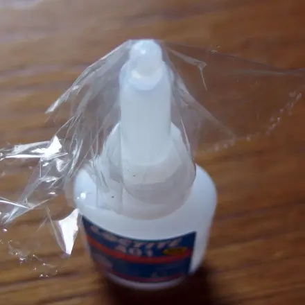 Sekundenkleber - lässt sich nicht mehr öffnen