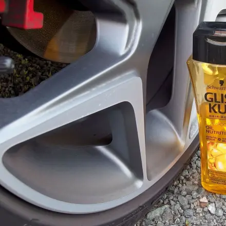 Alufelfgen säubern mit Haarshampoo