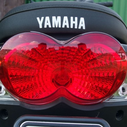 Motorrad blitzeblank putzen, auch an schwer erreichbaren Stellen