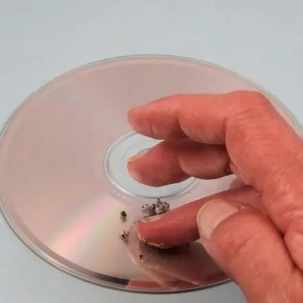 Kratzer aus CDs auspolieren