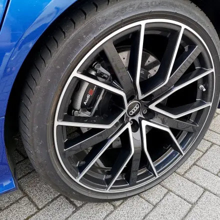 Autofelgen: Bremsstaub entfernen mit Abflussreiniger