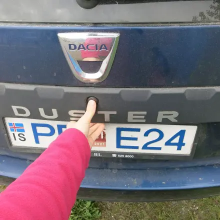 Saubere Finger am Auto