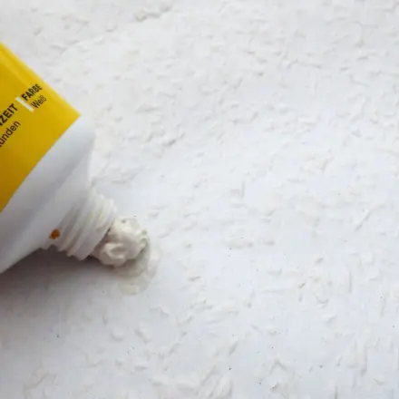 Rauhfasertapete ausbessern