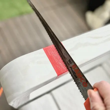 Plastik mit Stichsäge schneiden