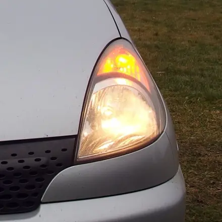 1 x 1 des Autofahrens. Regelmäßige Funktionsprüfung