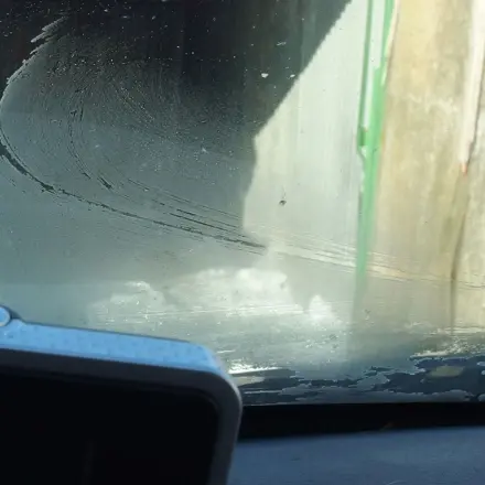 Eisfreie Autoscheibe