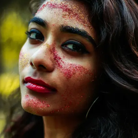 Glitzer von Haut entfernen (nach Fasching)