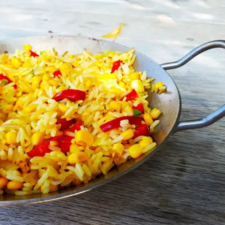 Vegetarische Gemüsepfanne mit Reis