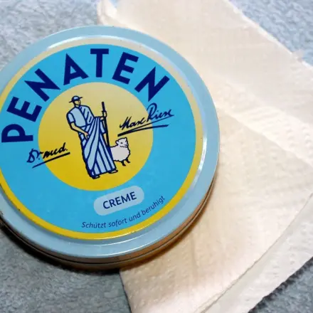 Knutschflecke abdecken & Heilung bessern mit Penatencreme