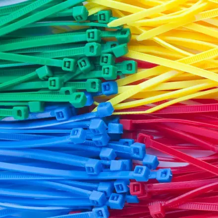 Kabelbinder lösen und wiederverwenden