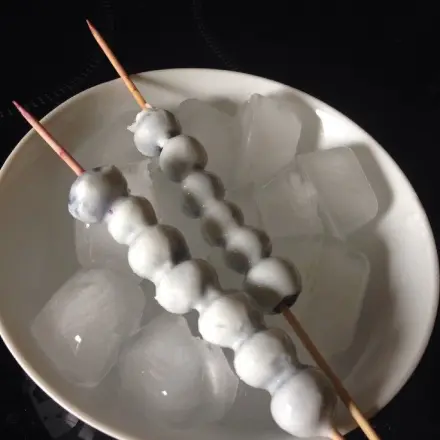 Heidelbeer-Joghurt-Eisspieße