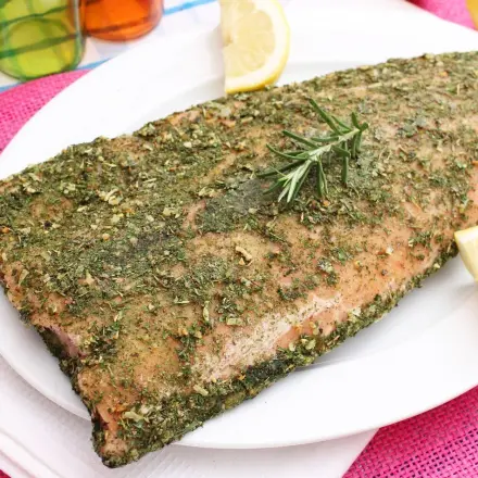 Lachs im Kräutermantel