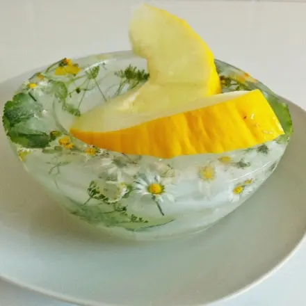 Dekorative Schale aus Eis herstellen