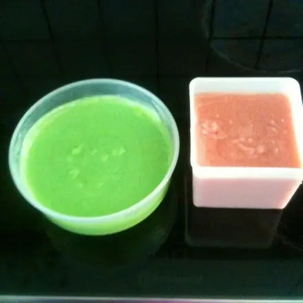 Vanille-Waldmeistereis oder Vanille-Kirscheis