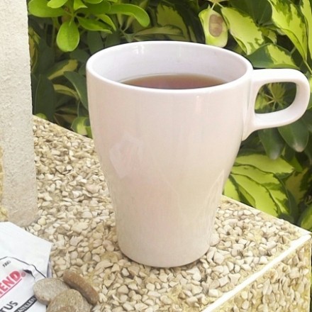 Tee mit Eukalyptusbonbon: Erfrischend bei Hitze