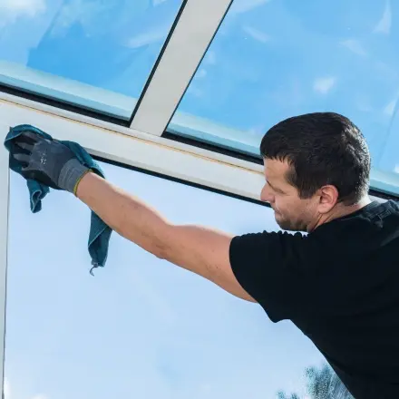 Einfaches Fensterputzen auch bei Sonne