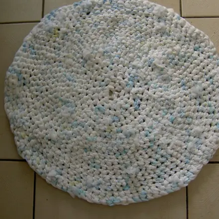 Upcycling für Gardinen - Badteppich häkeln