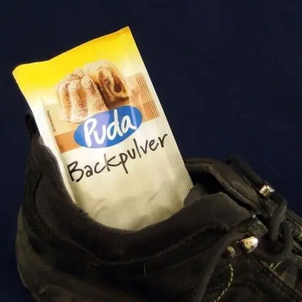 Backpulver gegen Müffel-Turnschuhe