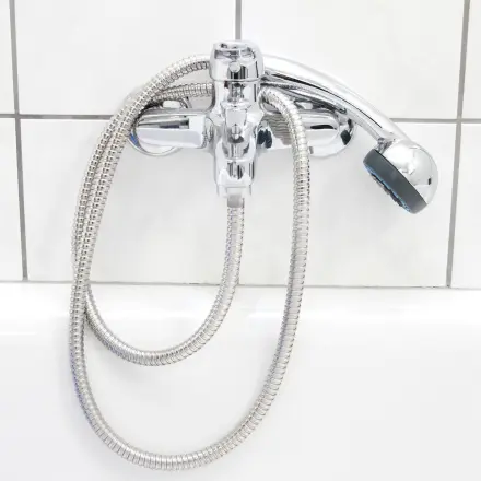 Superschnell Dusch- und Badewannenarmatur reinigen