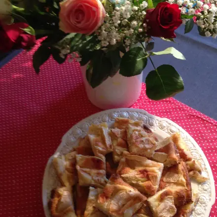 Einfacher leckerer Apfelkuchen für Backanfänger