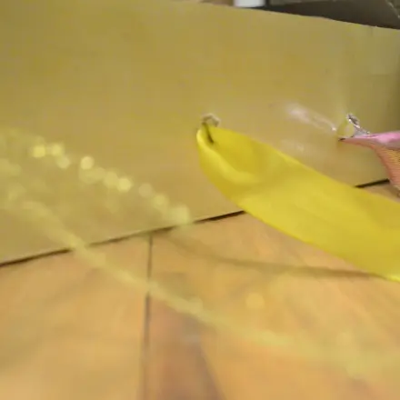 Schuhkarton als Geschenkband Organizer