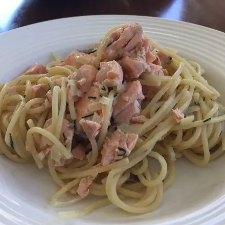 Leckere Nudeln mit Lachs-Sahne-Soße
