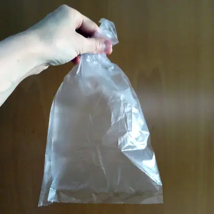 Plastiktüte gegen Schluckauf
