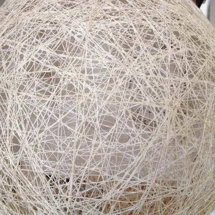 Hängeleuchte aus Wolle basteln