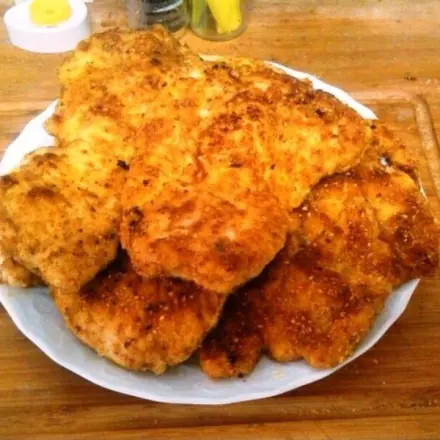 Putenschnitzel panieren