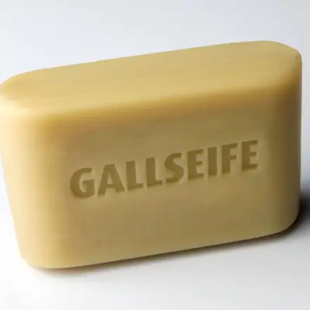 Fettbeläge in der Küche mit Gallseife entfernen