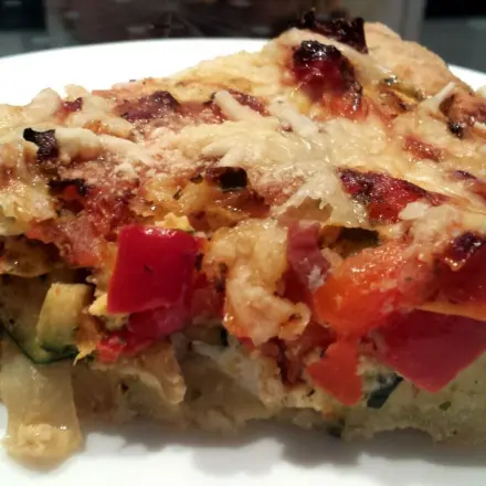 Herzhafte, saftige Gemüse-Quiche (glutenfrei)