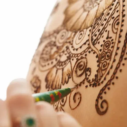 Chemotherapie-Tipp bei Haarausfall - Henna Tattoo
