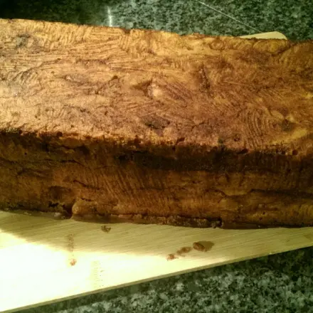 Feiner Zimtkuchen mit Apfelstücken