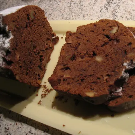 Quitten-Schoko-Kuchen mit Walnüssen