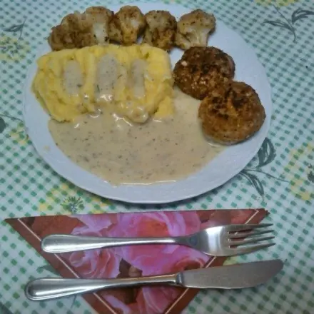 Bouletten mit Blumenkohl und Püree