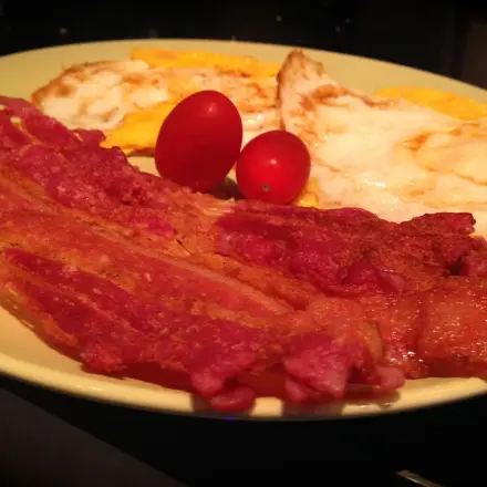 Knuspriger Bacon aus der Mikrowelle