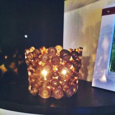 Kerzenhalter aus Altpapier basteln - Upcycling