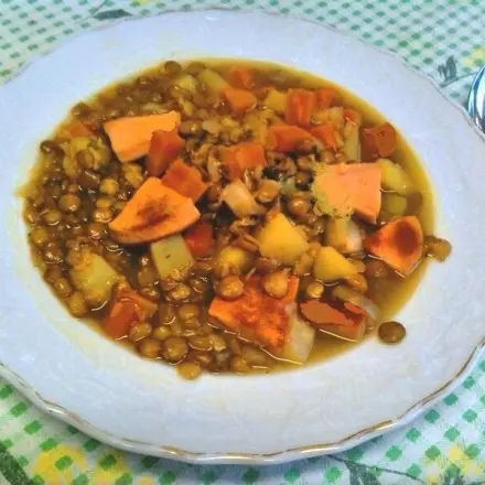 Linsensuppe mit Schinkenfleischwurst