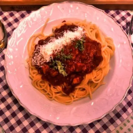 Spaghetti mit Tomatensoße & Schinken