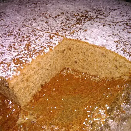 Brauner Kuchen auf dem Blech