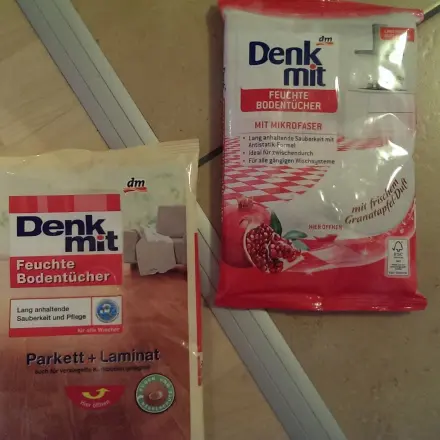 Feuchte Tücher für Fliesen und Laminat