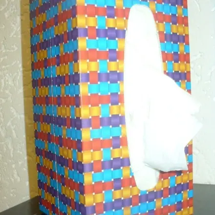 Zwei Kosmetiktücherboxen bei Schnupfen