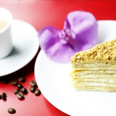 Traditionelle russische Schichttorte Napoleon