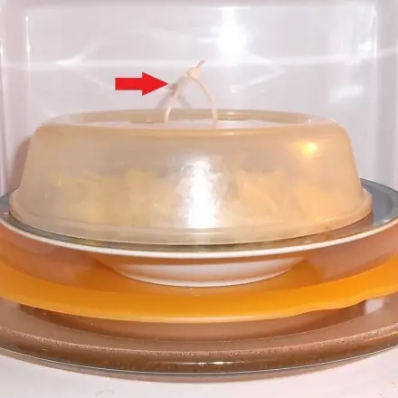 Mikrowellendeckel mit Griff