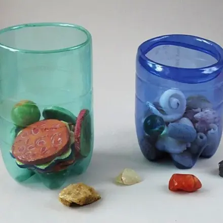 Upcycling - Behälter aus Mineralflaschen