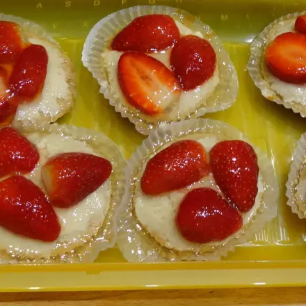 Kokos Cupcakes mit Erdbeer-Kokos-Topping