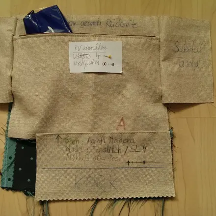 Nähdaten direkt auf Stoffprobe notieren