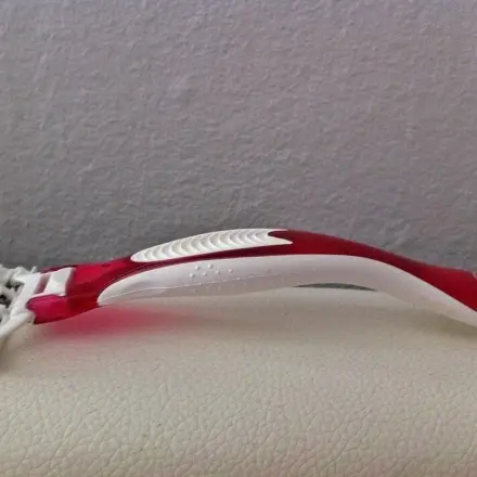 Rasierer reinigen mit Alkohol