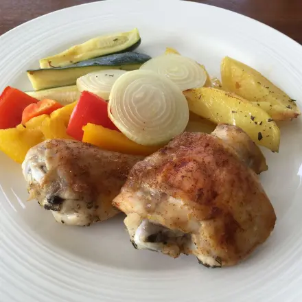 Ofengemüse mit Hähnchenschenkel