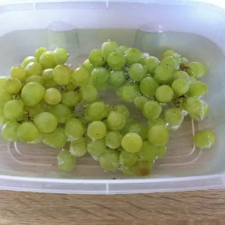 Obst waschen und länger haltbar machen